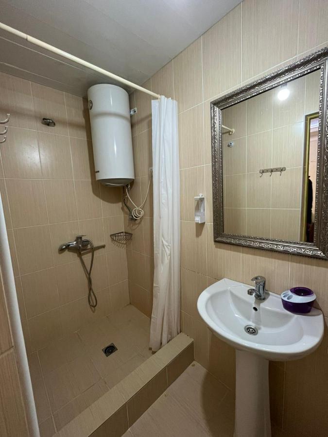 Guest House Esma Sukhumi Exterior photo